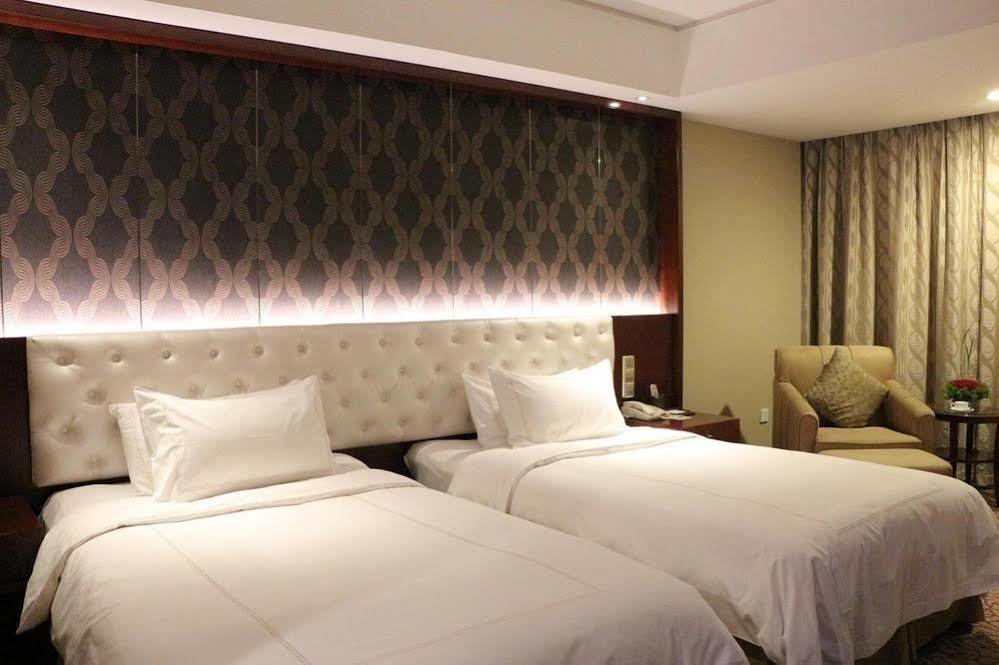 Shu Guang International Hotel Нанкин Экстерьер фото