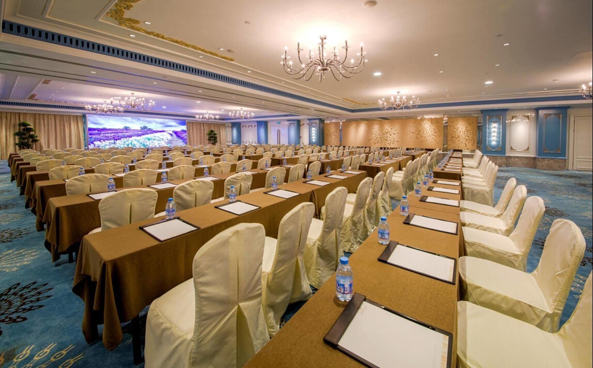 Shu Guang International Hotel Нанкин Экстерьер фото